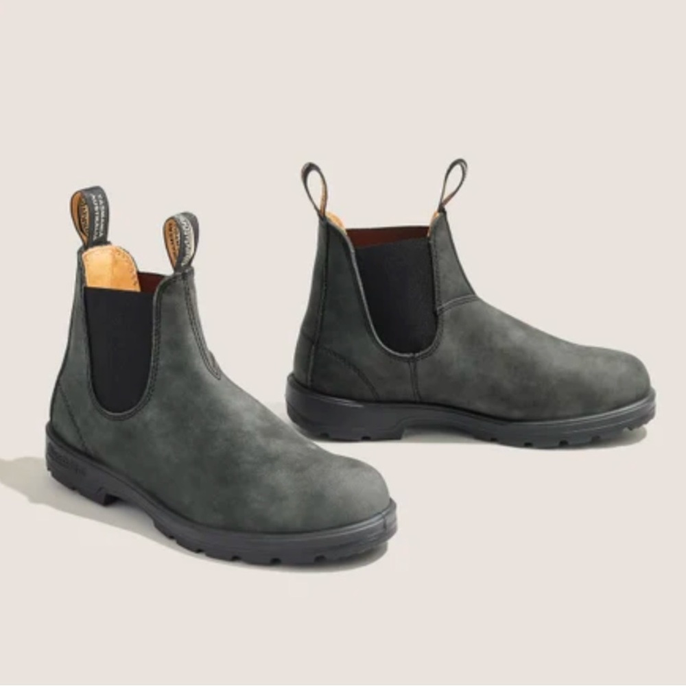 Blundstone Chelsea Boots size 9
